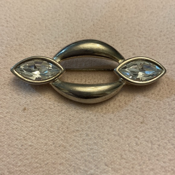 VINTAGE Rare signed S.A.L swarovski Clear Crystal Silver Toned Oval Pin Brooch
